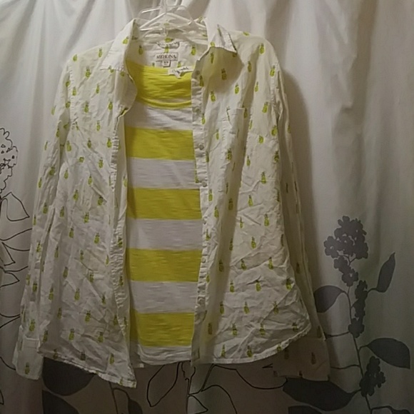Pineapple button down - Picture 1 of 2